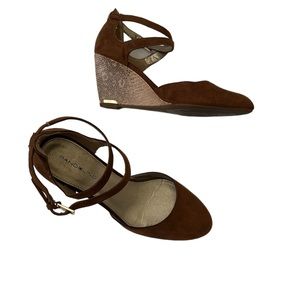 Bandolino Brown Suede Heels Wedges. Size 7